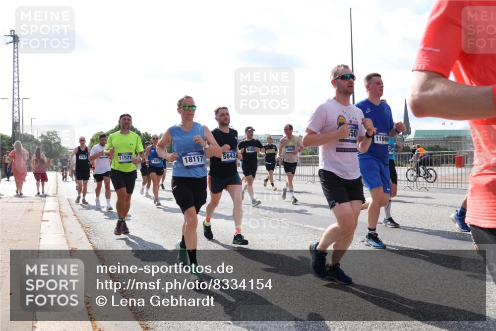 29.06.2025 - hella hamburg halbmarathon Lena Gebhardt http://msf.ph/oto/8334154 29.06.2025 10:00:31 Lombardsbrücke 9485, 10665, 4767, 11527, 12879, 18117, 5643, 50, 11960, 26, 1019, 1180, 1239, 1264, 1526, 1544, 1568, 1583, 1611, 1681, 2027, 2086, 2099, 2159, 2236, 2346, 2426, 2447, 2474, 2582, 2584, 2606, 2652, 2730, 2982, 3042, 3059, 3141, 3177, 3181, 3319, 3400, 3794, 3861, 3898, 3983, 4419, 4579, 4594, 4632, 4767, 4796, 4813, 4940, 4945, 5272, 5643, 5728, 6082, 6084, 6104, 6138, 6220, 6260, 6443, 6470, 6581, 8478, 8632, 9553, 9555, 9577, 10074, 10599 meine-sportfotos.de