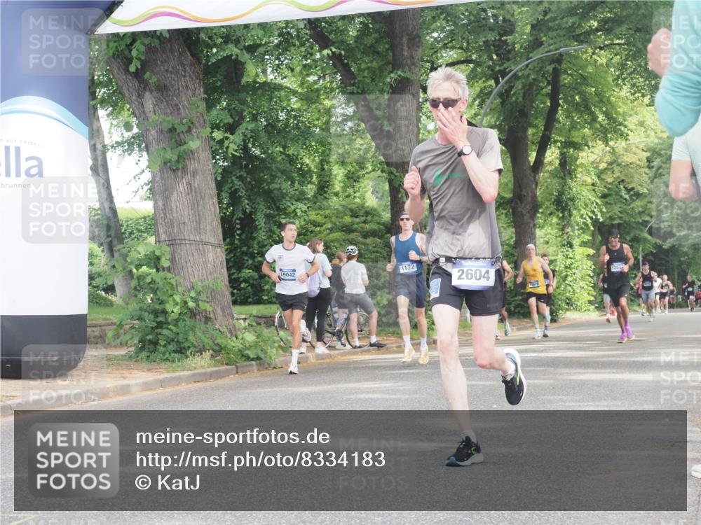 29.06.2025 - hella hamburg halbmarathon KatJ http://msf.ph/oto/8334183 29.06.2025 10:17:39 Zwischen KM18-KM19 2604 meine-sportfotos.de