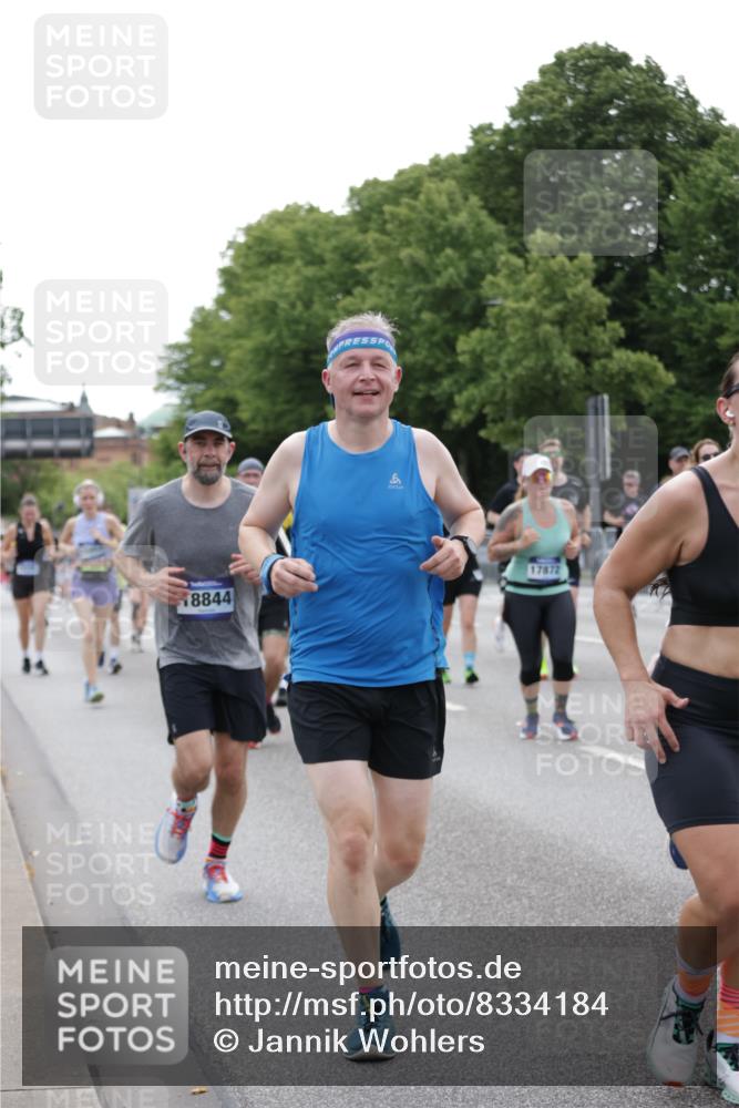 29.06.2025 - hella hamburg halbmarathon Jannik Wohlers http://msf.ph/oto/8334184 29.06.2025 10:40:42 Lombardsbrücke 1317, 1731, 2805, 4234, 4412, 4638, 4774, 5086, 5225, 5549, 6088, 6474, 6842, 7661, 7821, 7829, 8385, 8751, 8769, 8878, 9009, 9962, 10269, 10407, 10644, 10835, 11759, 11851, 13168, 13778, 13848, 14253, 14553, 14776, 15076, 15953, 16297, 16454, 16802, 16981, 17233, 17234, 17872, 17879, 18142, 18494, 18580, 18844 meine-sportfotos.de