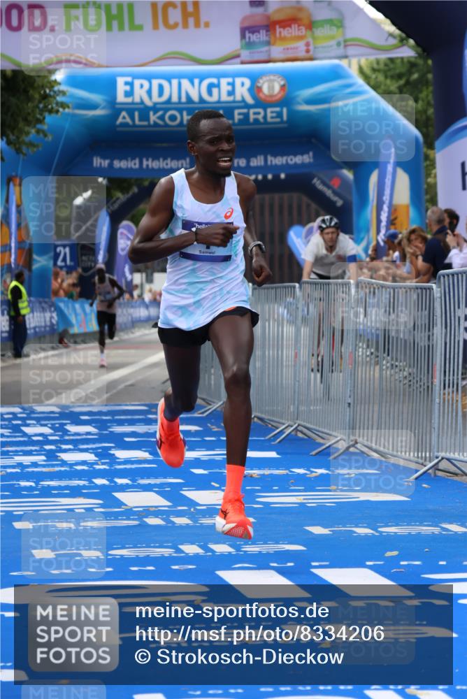 29.06.2025 - hella hamburg halbmarathon Strokosch-Dieckow http://msf.ph/oto/8334206 29.06.2025 10:01:00 Ziel 1, 5 meine-sportfotos.de