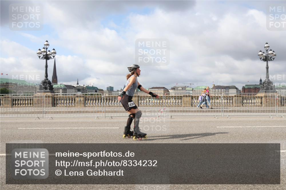 29.06.2025 - hella hamburg halbmarathon Lena Gebhardt http://msf.ph/oto/8334232 29.06.2025 09:08:57 Lombardsbrücke 536 meine-sportfotos.de