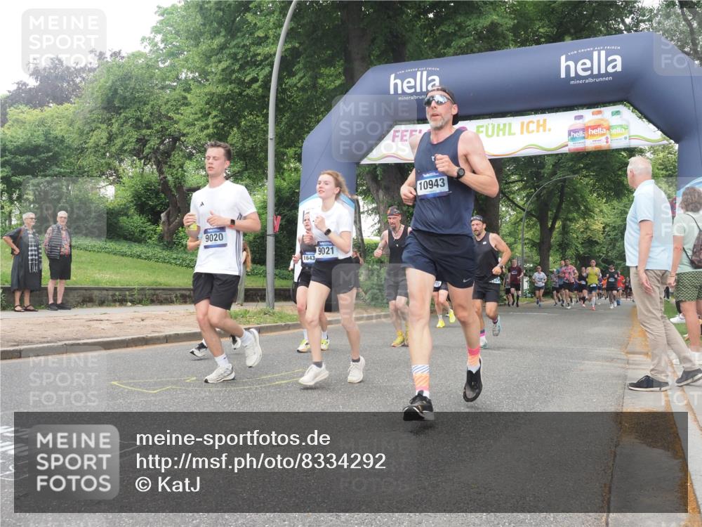 29.06.2025 - hella hamburg halbmarathon KatJ http://msf.ph/oto/8334292 29.06.2025 10:47:36 Zwischen KM18-KM19 1364, 1653, 3097, 4068, 6487, 6921, 7033 meine-sportfotos.de