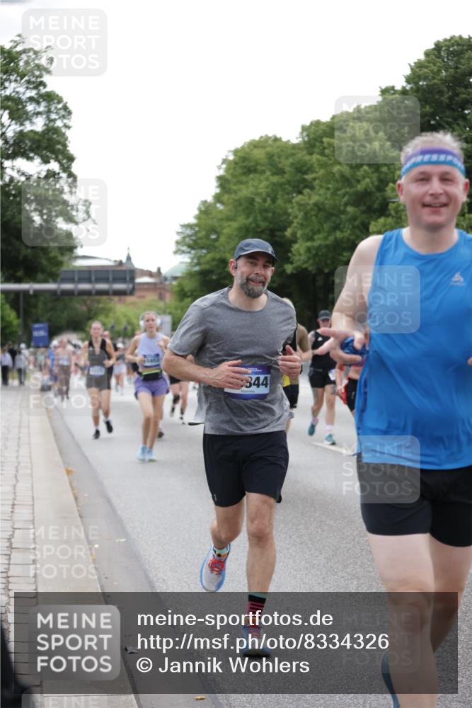 29.06.2025 - hella hamburg halbmarathon Jannik Wohlers http://msf.ph/oto/8334326 29.06.2025 10:40:43 Lombardsbrücke 1317, 1731, 2229, 2805, 4234, 4412, 4638, 4774, 5086, 5225, 5549, 6088, 6474, 6842, 7661, 7821, 7829, 8293, 8385, 8751, 8769, 8878, 9962, 10269, 10407, 10644, 10835, 11759, 11851, 13168, 13778, 13848, 14253, 14553, 14776, 15076, 15953, 16297, 16454, 16802, 16846, 16981, 17233, 17234, 17872, 17879, 18142, 18494, 18580, 18844 meine-sportfotos.de