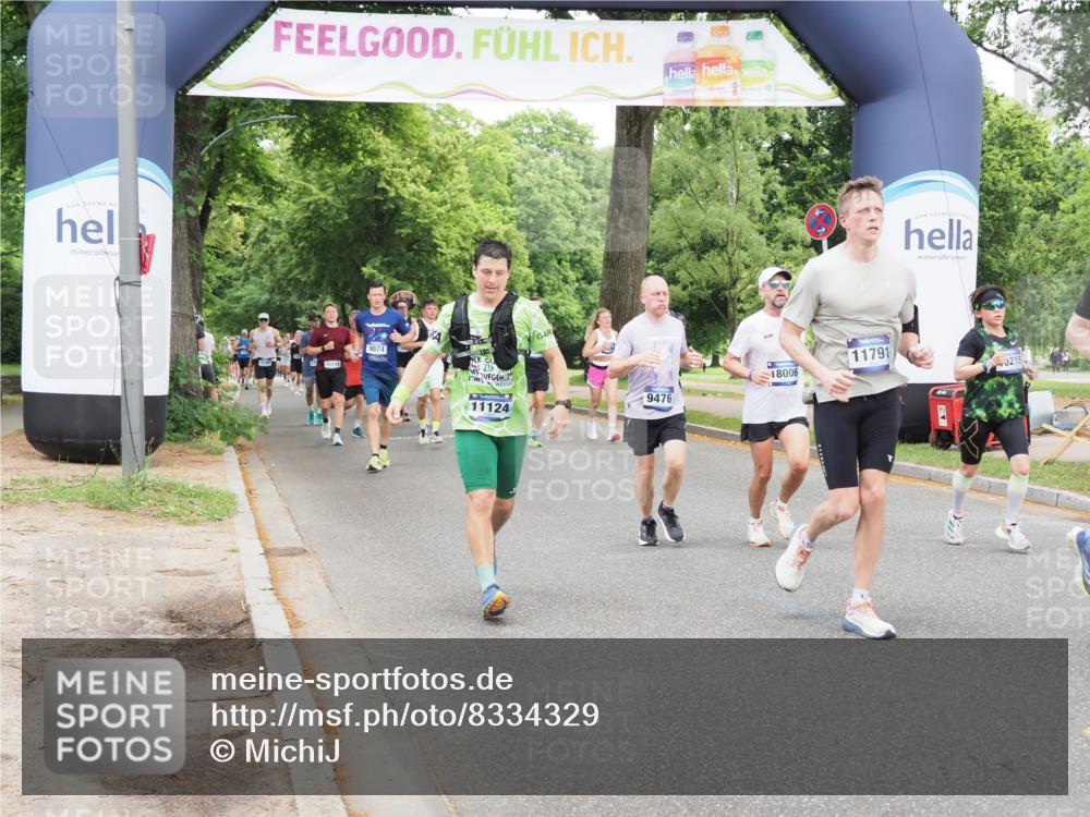 29.06.2025 - hella hamburg halbmarathon MichiJ http://msf.ph/oto/8334329 29.06.2025 10:38:42 Zwischen KM18-KM19 5399, 5820, 7134, 8205, 9057, 9093, 9476, 9739, 9793, 10215, 10603, 10891, 11124, 11791, 12367, 13707, 17129, 18006 meine-sportfotos.de