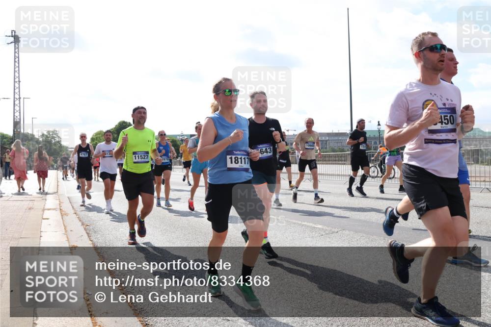 29.06.2025 - hella hamburg halbmarathon Lena Gebhardt http://msf.ph/oto/8334368 29.06.2025 10:00:31 Lombardsbrücke 10665, 4767, 13, 643, 154, 11527, 2879, 18117, 450, 1019, 1180, 1239, 1264, 1526, 1544, 1568, 1583, 1611, 1681, 2027, 2086, 2099, 2159, 2236, 2346, 2426, 2447, 2474, 2582, 2584, 2606, 2652, 2730, 2982, 3042, 3059, 3141, 3177, 3181, 3319, 3400, 3794, 3861, 3898, 3983, 4419, 4579, 4594, 4632, 4767, 4796, 4813, 4940, 4945, 5272, 5643, 5728, 6082, 6084, 6104, 6138, 6220, 6260, 6443, 6470, 6581, 8478, 8632, 9553, 9555, 9577, 10074, 10599 meine-sportfotos.de