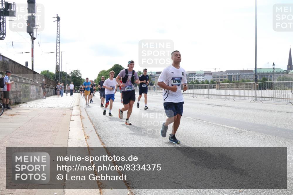 29.06.2025 - hella hamburg halbmarathon Lena Gebhardt http://msf.ph/oto/8334375 29.06.2025 10:13:18 Lombardsbrücke 16030, 8913, 18754, 1007, 1020, 1051, 1747, 1859, 2055, 2942, 2961, 3218, 3360, 3728, 3729, 4187, 4532, 4950, 5546, 6207, 6489, 6724, 7346, 7446, 7447, 7460, 7873, 8279, 8398, 8405, 8913, 9141, 9527, 9612, 10067, 10402, 11720, 12492, 13331, 13928, 14404, 15531, 15663, 15922, 16030, 16255, 16323, 16437, 17474, 17699, 17988, 18048, 18222, 18231, 18320, 18530, 18732 meine-sportfotos.de