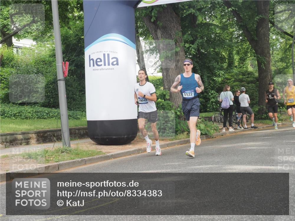 29.06.2025 - hella hamburg halbmarathon KatJ http://msf.ph/oto/8334383 29.06.2025 10:17:41 Zwischen KM18-KM19 2604 meine-sportfotos.de