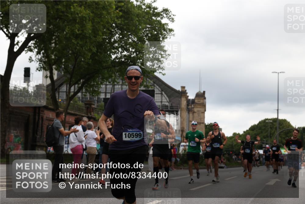 29.06.2025 - hella hamburg halbmarathon Yannick Fuchs http://msf.ph/oto/8334400 29.06.2025 10:51:52 20KM 1595, 1611, 2025, 2488, 2606, 2759, 2806, 2840, 2883, 2907, 3093, 3141, 3859, 4319, 4426, 4467, 4502, 4579, 4632, 4833, 5341, 5926, 6104, 6281, 6302, 6531, 6595, 7138, 7189, 8322, 8585, 9316, 9485, 10599, 10788, 11645, 12585, 13465, 13816, 13880, 14266, 14571, 15217, 15229, 16517, 16531, 17405, 17415, 17455, 17543, 18068, 18180, 18492, 18501, 18587, 18762, 18891 meine-sportfotos.de