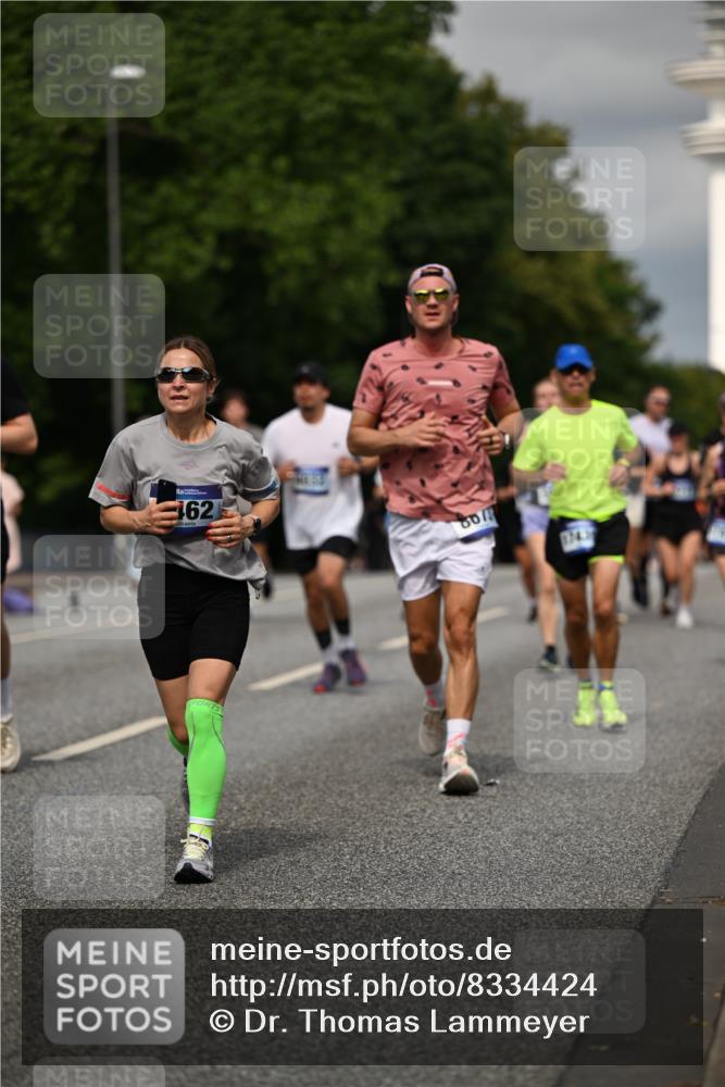 29.06.2025 - hella hamburg halbmarathon Dr. Thomas Lammeyer http://msf.ph/oto/8334424 29.06.2025 10:17:51 Kennedybrücke 1194, 1747, 1939, 2721, 2891, 2904, 4001, 4032, 4795, 4962, 5631, 5719, 6089, 7462, 7913, 8673, 9141, 9612, 9631, 9886, 10442, 10443 meine-sportfotos.de