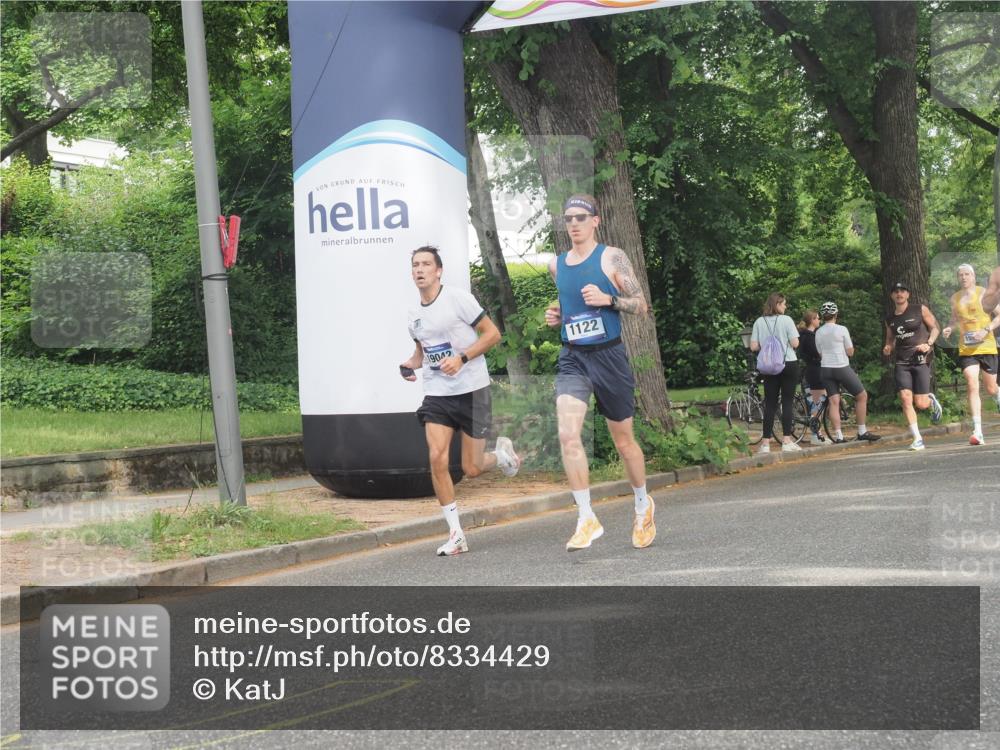 29.06.2025 - hella hamburg halbmarathon KatJ http://msf.ph/oto/8334429 29.06.2025 10:17:41 Zwischen KM18-KM19 2604 meine-sportfotos.de