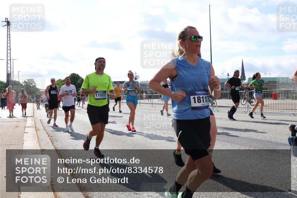 29.06.2025 - hella hamburg halbmarathon Lena Gebhardt http://msf.ph/oto/8334578 29.06.2025 10:00:31 Lombardsbrücke 4767, 11527, 1681, 18117, 154, 1019, 1180, 1239, 1264, 1526, 1544, 1568, 1583, 1611, 1681, 2027, 2086, 2099, 2159, 2236, 2346, 2426, 2447, 2474, 2582, 2584, 2606, 2652, 2730, 2982, 3042, 3059, 3141, 3177, 3181, 3319, 3400, 3794, 3861, 3898, 3983, 4419, 4579, 4594, 4632, 4767, 4796, 4813, 4940, 4945, 5272, 5643, 5728, 6082, 6084, 6104, 6138, 6220, 6260, 6443, 6470, 6581, 8478, 8632, 9553, 9555, 9577, 10074, 10599 meine-sportfotos.de
