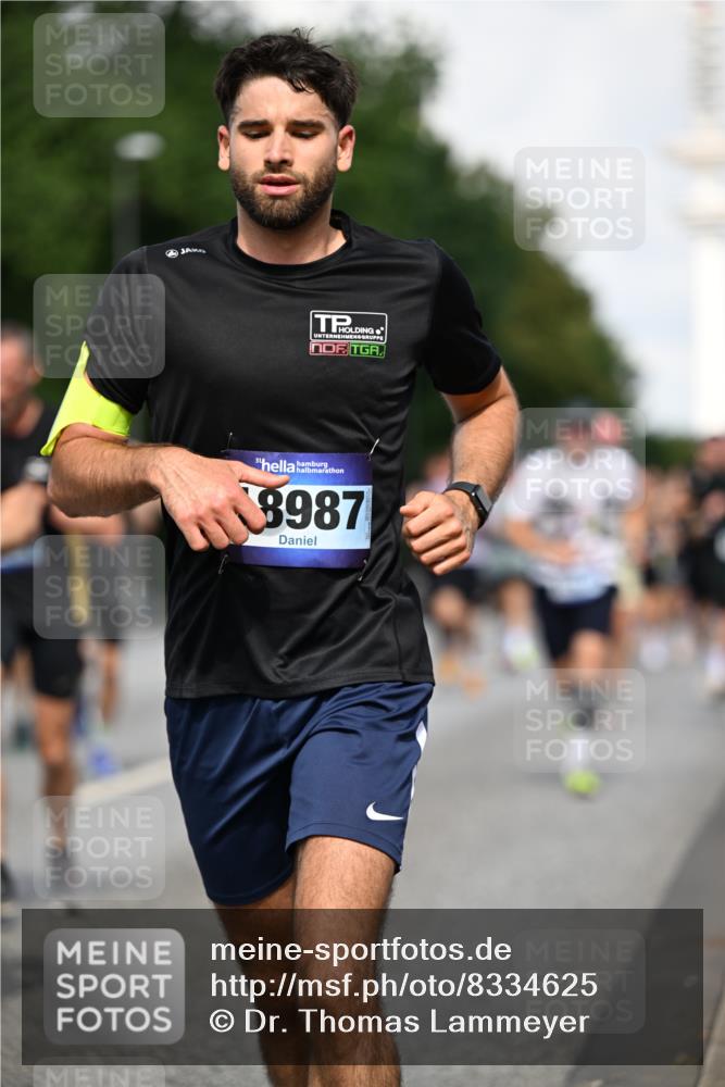 29.06.2025 - hella hamburg halbmarathon Dr. Thomas Lammeyer http://msf.ph/oto/8334625 29.06.2025 09:55:53 Kennedybrücke 1057, 1139, 1169, 1512, 1569, 1604, 1763, 3305, 3618, 4565, 4871, 4915, 5007, 5011, 5047, 5231, 5336, 5690, 6373, 6700, 6711, 7185, 7710, 8564, 8852, 9444, 9547, 10493, 10691, 10741, 11062 meine-sportfotos.de