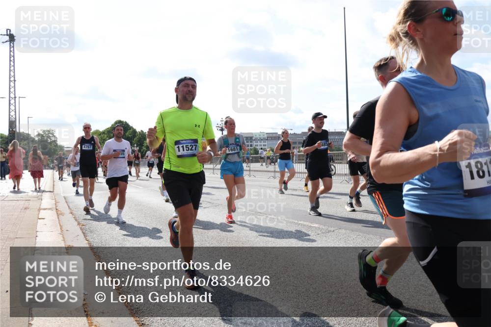 29.06.2025 - hella hamburg halbmarathon Lena Gebhardt http://msf.ph/oto/8334626 29.06.2025 10:00:32 Lombardsbrücke 4767, 11527, 1681, 485, 181, 1019, 1180, 1239, 1264, 1526, 1544, 1568, 1583, 1611, 1681, 2027, 2086, 2099, 2159, 2236, 2346, 2426, 2447, 2474, 2582, 2584, 2606, 2652, 2730, 2982, 3042, 3059, 3141, 3177, 3181, 3319, 3400, 3794, 3861, 3898, 3983, 4419, 4579, 4594, 4632, 4767, 4796, 4813, 4940, 4945, 5272, 5418, 5643, 5728, 6082, 6084, 6104, 6138, 6220, 6260, 6443, 6470, 6581, 8478, 8632, 9553, 9555, 9577, 10074, 10599 meine-sportfotos.de