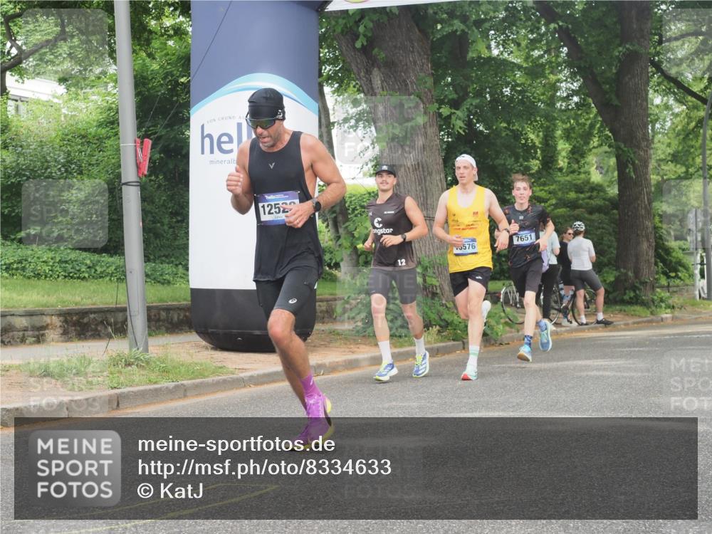29.06.2025 - hella hamburg halbmarathon KatJ http://msf.ph/oto/8334633 29.06.2025 10:17:44 Zwischen KM18-KM19 1122, 2604 meine-sportfotos.de