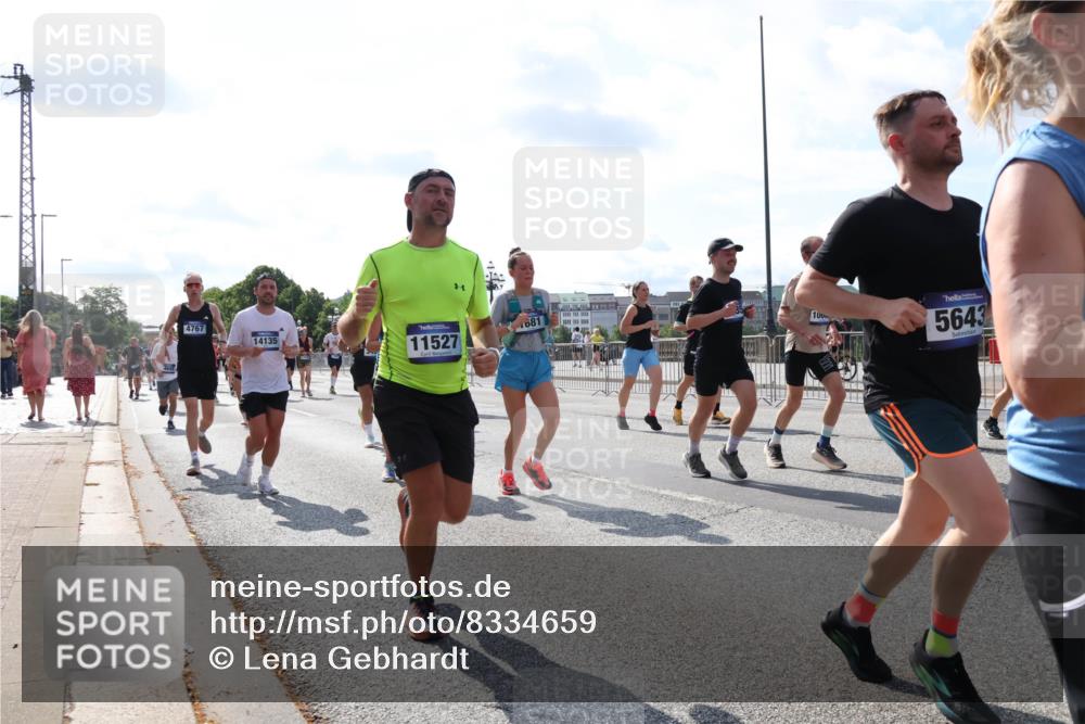 29.06.2025 - hella hamburg halbmarathon Lena Gebhardt http://msf.ph/oto/8334659 29.06.2025 10:00:32 Lombardsbrücke 4767, 14135, 11527, 681, 5643, 1019, 1180, 1239, 1264, 1526, 1544, 1568, 1583, 1611, 1681, 2027, 2086, 2099, 2159, 2236, 2346, 2426, 2447, 2474, 2582, 2584, 2606, 2652, 2730, 2982, 3042, 3059, 3141, 3177, 3181, 3319, 3400, 3794, 3861, 3898, 3983, 4419, 4579, 4594, 4632, 4767, 4796, 4813, 4940, 4945, 5272, 5418, 5643, 5728, 6082, 6084, 6104, 6138, 6220, 6260, 6443, 6470, 6581, 8478, 8632, 9553, 9555, 9577, 10074, 10599 meine-sportfotos.de