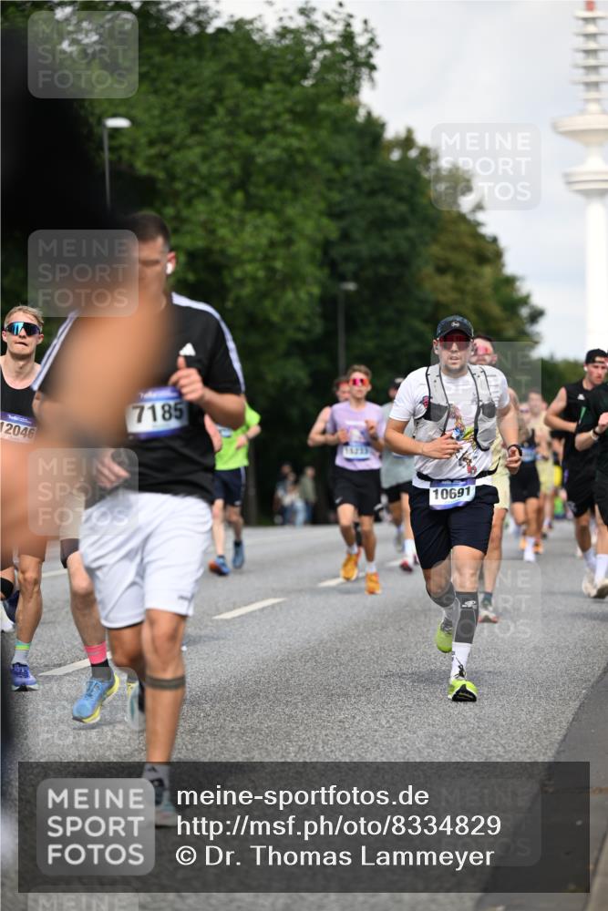 29.06.2025 - hella hamburg halbmarathon Dr. Thomas Lammeyer http://msf.ph/oto/8334829 29.06.2025 09:55:54 Kennedybrücke 1057, 1139, 1169, 1512, 1569, 1604, 3305, 3618, 4565, 4871, 4915, 5007, 5011, 5047, 5231, 5336, 5690, 6373, 6700, 6711, 7185, 7710, 8564, 8852, 9444, 9547, 10493, 10691, 10741, 11062 meine-sportfotos.de
