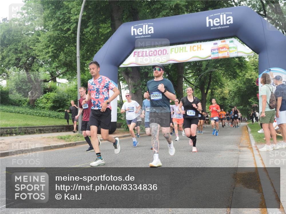 29.06.2025 - hella hamburg halbmarathon KatJ http://msf.ph/oto/8334836 29.06.2025 10:47:43 Zwischen KM18-KM19 1006, 1414, 1453, 2011, 2086, 2322, 2323 meine-sportfotos.de