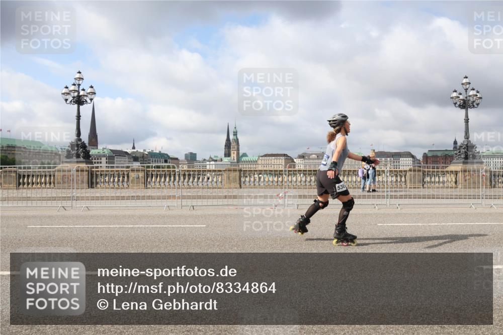 29.06.2025 - hella hamburg halbmarathon Lena Gebhardt http://msf.ph/oto/8334864 29.06.2025 09:08:57 Lombardsbrücke 536 meine-sportfotos.de