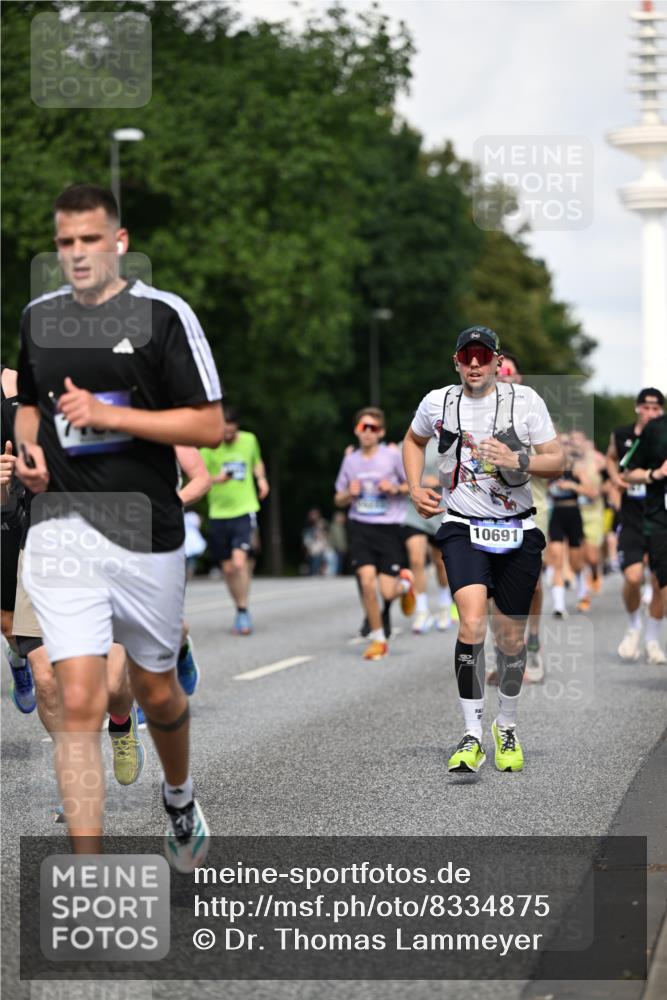 29.06.2025 - hella hamburg halbmarathon Dr. Thomas Lammeyer http://msf.ph/oto/8334875 29.06.2025 09:55:54 Kennedybrücke 1057, 1139, 1169, 1512, 1569, 1604, 3305, 3618, 4565, 4871, 4915, 5007, 5011, 5047, 5231, 5336, 5690, 6373, 6700, 6711, 7185, 7710, 8564, 8852, 9444, 9547, 10493, 10691, 10741, 11062 meine-sportfotos.de