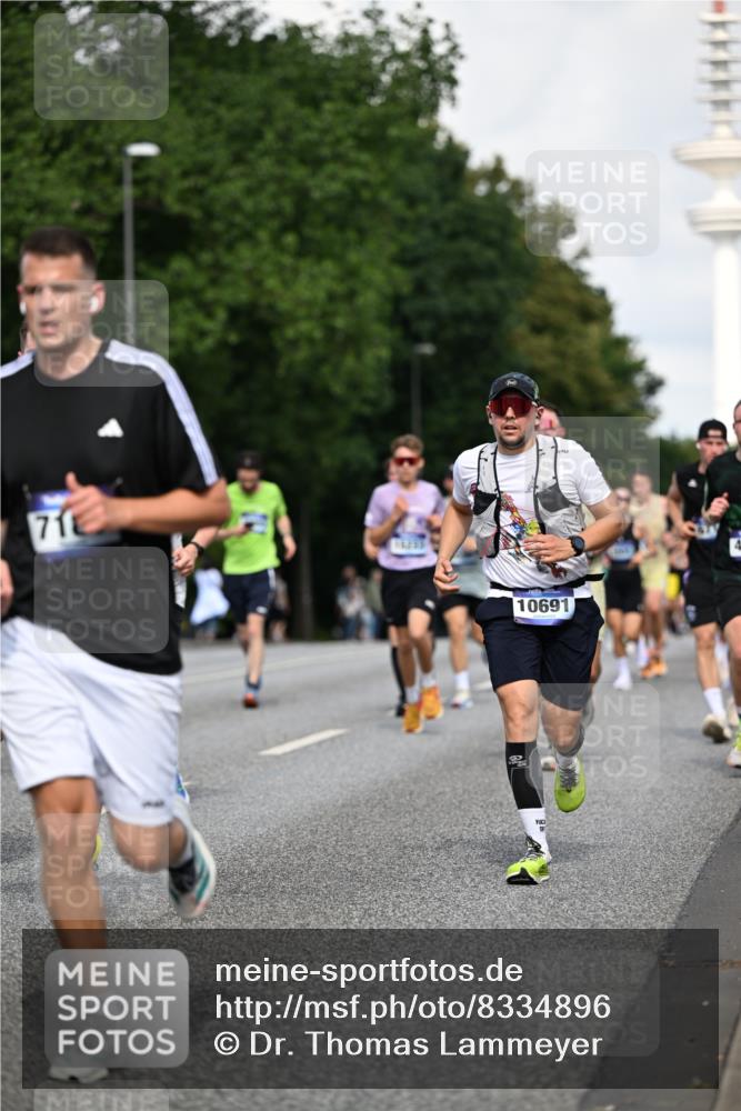 29.06.2025 - hella hamburg halbmarathon Dr. Thomas Lammeyer http://msf.ph/oto/8334896 29.06.2025 09:55:54 Kennedybrücke 1057, 1139, 1169, 1512, 1569, 1604, 3305, 3618, 4565, 4871, 4915, 5007, 5011, 5047, 5231, 5336, 5690, 6373, 6700, 6711, 7185, 7710, 8564, 8852, 9444, 9547, 10493, 10691, 10741, 11062 meine-sportfotos.de