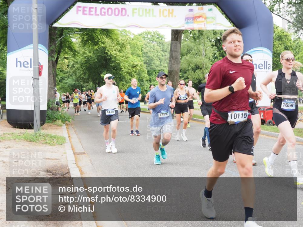 29.06.2025 - hella hamburg halbmarathon MichiJ http://msf.ph/oto/8334900 29.06.2025 10:38:48 Zwischen KM18-KM19 1366, 4140, 7369, 8371, 8856, 8930, 9074, 9093, 9476, 9739, 10115, 10215, 11124, 11214, 11791, 16591, 17962, 17997, 18006 meine-sportfotos.de