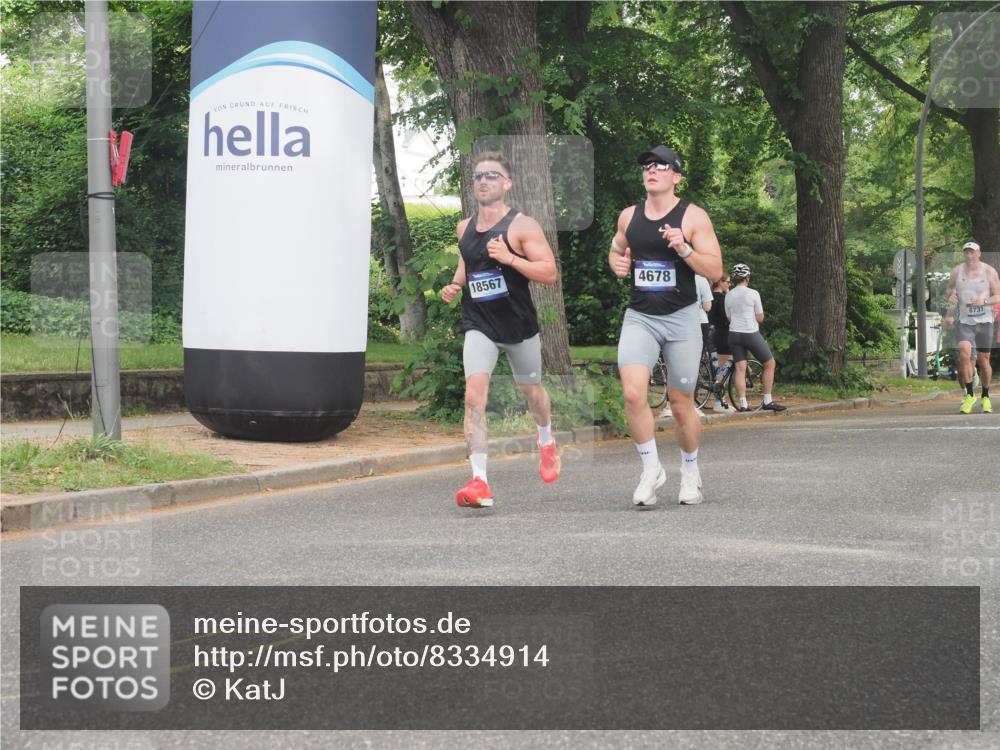 29.06.2025 - hella hamburg halbmarathon KatJ http://msf.ph/oto/8334914 29.06.2025 10:17:48 Zwischen KM18-KM19 1122, 4678, 7651 meine-sportfotos.de