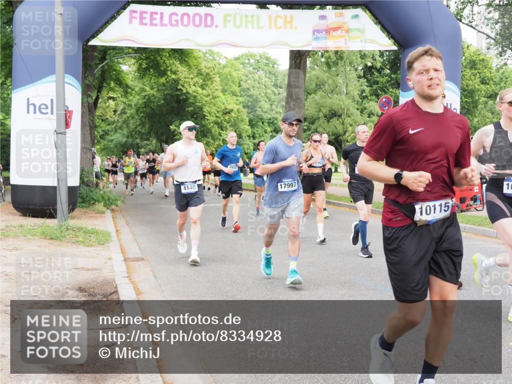 29.06.2025 - hella hamburg halbmarathon MichiJ http://msf.ph/oto/8334928 29.06.2025 10:38:48 Zwischen KM18-KM19 1366, 4140, 7369, 8371, 8856, 8930, 9074, 9093, 9476, 9739, 10115, 10215, 11124, 11214, 11791, 16591, 17962, 17997, 18006 meine-sportfotos.de