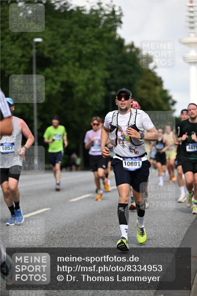 29.06.2025 - hella hamburg halbmarathon Dr. Thomas Lammeyer http://msf.ph/oto/8334953 29.06.2025 09:55:55 Kennedybrücke 1057, 1139, 1169, 1512, 1604, 3305, 3618, 4565, 4871, 4915, 5007, 5011, 5047, 5231, 5336, 5690, 6373, 6700, 6711, 7185, 7710, 8564, 8852, 9444, 9547, 10493, 10691, 10741, 11062 meine-sportfotos.de