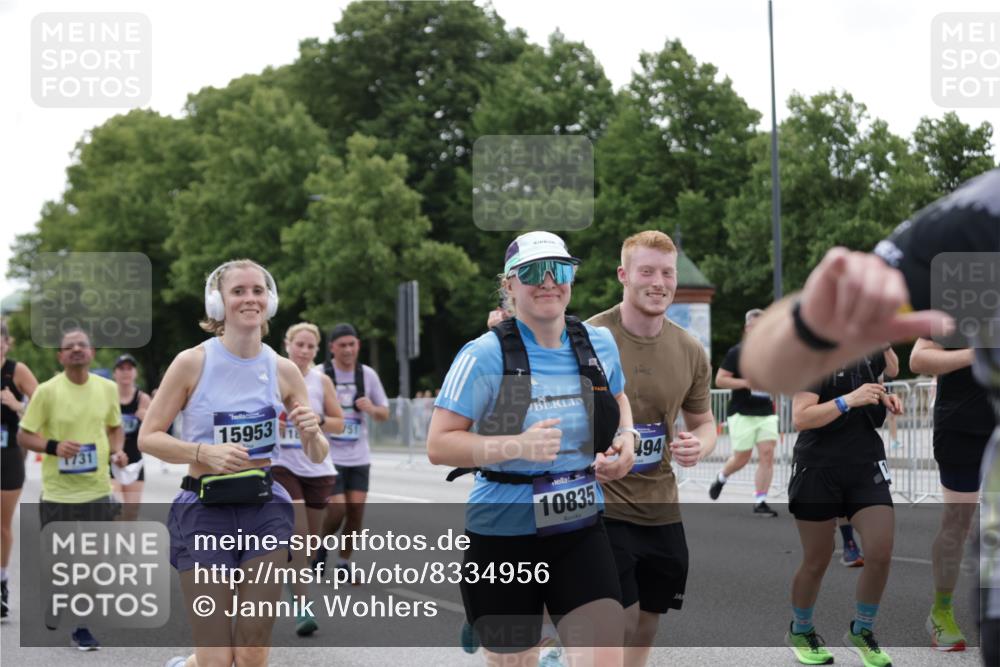 29.06.2025 - hella hamburg halbmarathon Jannik Wohlers http://msf.ph/oto/8334956 29.06.2025 10:40:46 Lombardsbrücke 1317, 1731, 2229, 2805, 3532, 3533, 4234, 4412, 4638, 5086, 5225, 5549, 5688, 5689, 6088, 6474, 6842, 7661, 7821, 7829, 8293, 8385, 8751, 8769, 8878, 8992, 9962, 10269, 10407, 10644, 10835, 11759, 11851, 13168, 13778, 13848, 14253, 14553, 14776, 15076, 15953, 16454, 16802, 16846, 16981, 17233, 17234, 17872, 17879, 18142, 18494, 18580, 18844, 18888 meine-sportfotos.de