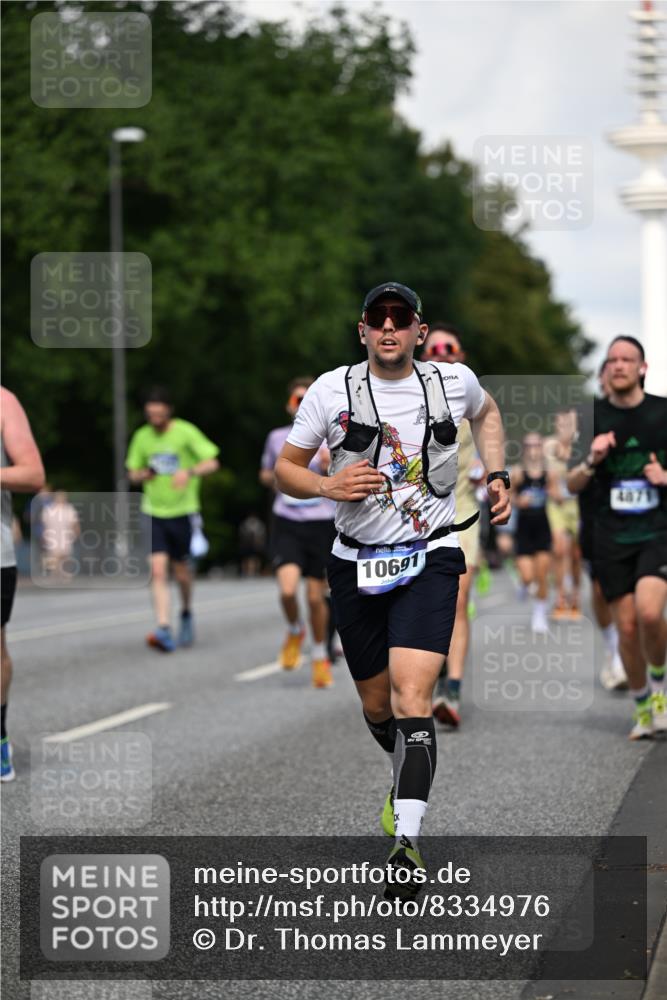 29.06.2025 - hella hamburg halbmarathon Dr. Thomas Lammeyer http://msf.ph/oto/8334976 29.06.2025 09:55:55 Kennedybrücke 1057, 1139, 1169, 1512, 1604, 3305, 3618, 4565, 4871, 4915, 5007, 5011, 5047, 5231, 5336, 5690, 6373, 6700, 6711, 7185, 7710, 8564, 8852, 9444, 9547, 10493, 10691, 10741, 11062 meine-sportfotos.de