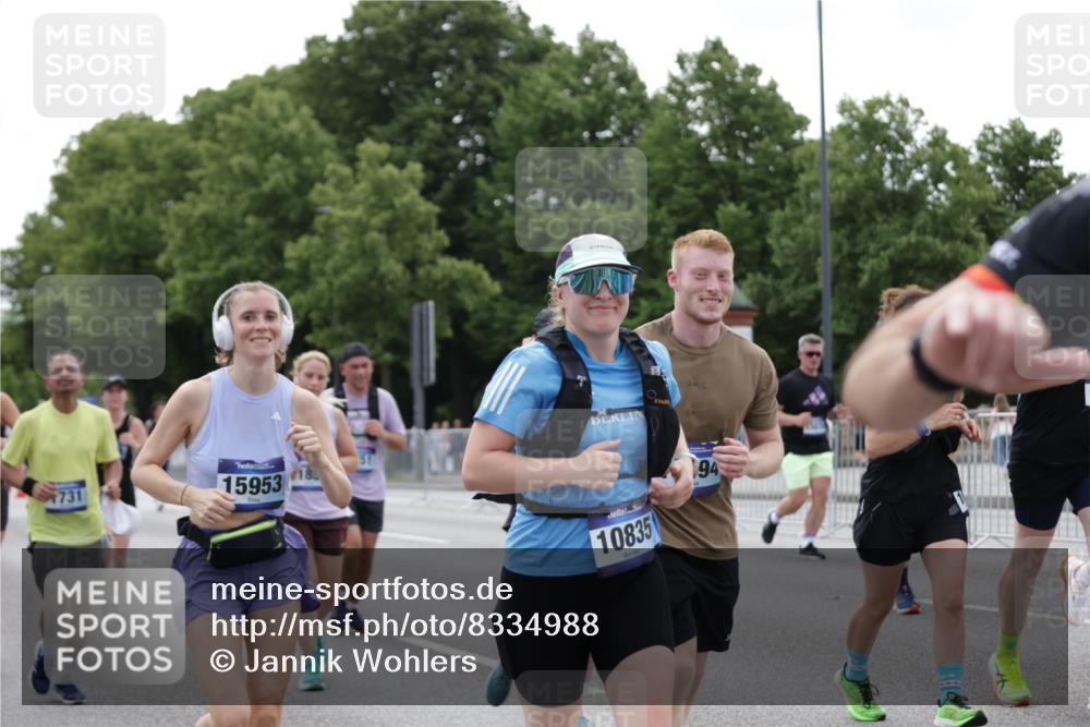 29.06.2025 - hella hamburg halbmarathon Jannik Wohlers http://msf.ph/oto/8334988 29.06.2025 10:40:46 Lombardsbrücke 1317, 1731, 2229, 2805, 3532, 3533, 4234, 4412, 4638, 5086, 5225, 5549, 5688, 5689, 6088, 6474, 6842, 7661, 7821, 7829, 8293, 8385, 8751, 8769, 8878, 8992, 9962, 10269, 10407, 10644, 10835, 11759, 11851, 13168, 13778, 13848, 14253, 14553, 14776, 15076, 15953, 16454, 16802, 16846, 16981, 17233, 17234, 17872, 17879, 18142, 18494, 18580, 18844, 18888 meine-sportfotos.de