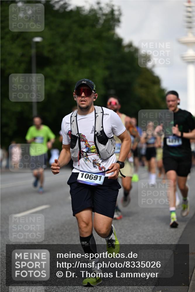 29.06.2025 - hella hamburg halbmarathon Dr. Thomas Lammeyer http://msf.ph/oto/8335026 29.06.2025 09:55:56 Kennedybrücke 1057, 1139, 1169, 1512, 1604, 3305, 3618, 4565, 4871, 4915, 5007, 5011, 5231, 5336, 5690, 6373, 6700, 6711, 7185, 7710, 8564, 8852, 9444, 9547, 10493, 10691, 10741, 11062 meine-sportfotos.de