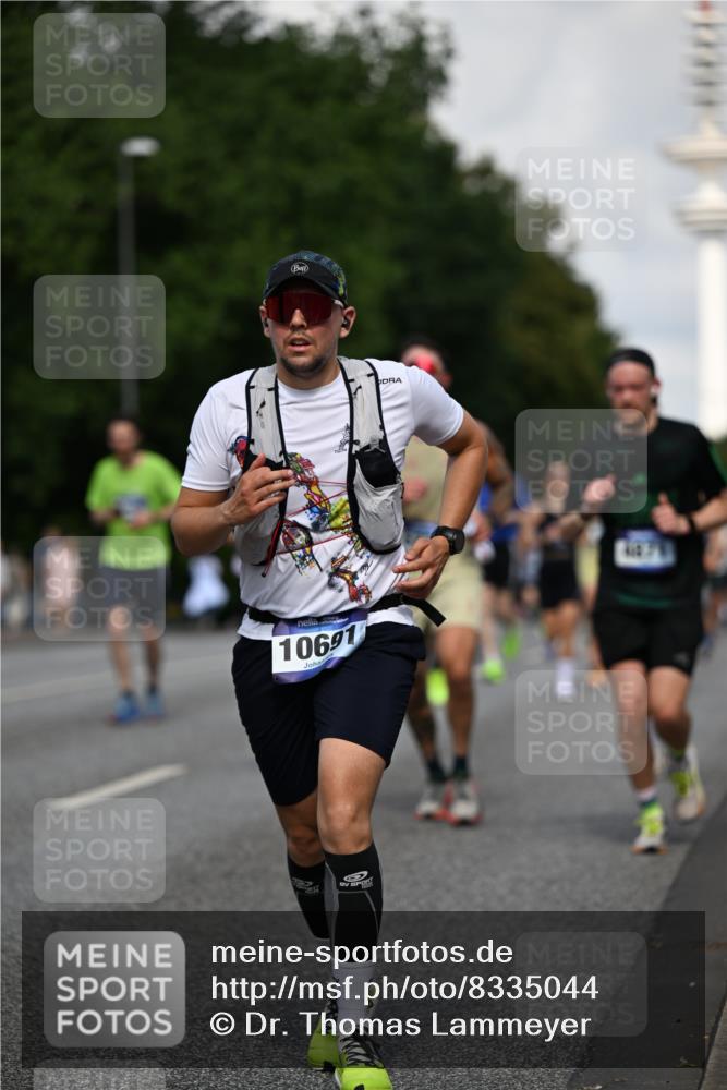29.06.2025 - hella hamburg halbmarathon Dr. Thomas Lammeyer http://msf.ph/oto/8335044 29.06.2025 09:55:56 Kennedybrücke 1057, 1139, 1169, 1512, 1604, 3305, 3618, 4565, 4871, 4915, 5007, 5011, 5231, 5336, 5690, 6373, 6700, 6711, 7185, 7710, 8564, 8852, 9444, 9547, 10493, 10691, 10741, 11062 meine-sportfotos.de
