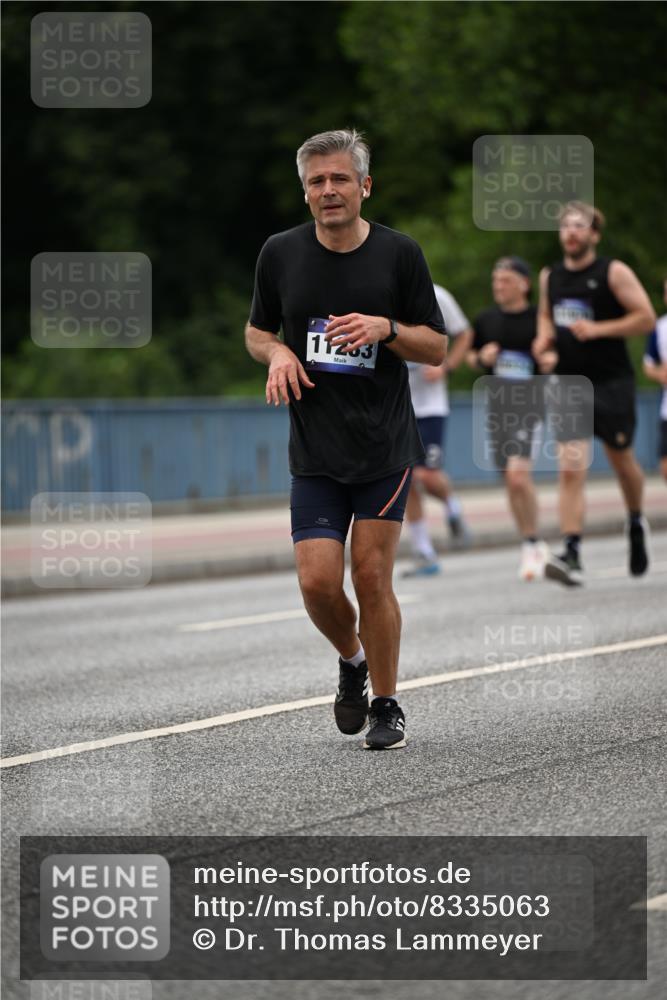 29.06.2025 - hella hamburg halbmarathon Dr. Thomas Lammeyer http://msf.ph/oto/8335063 29.06.2025 10:39:59 Kennedybrücke 1336, 2352, 2412, 2827, 3828, 4413, 4965, 5147, 6029, 6189, 6867, 7275, 8356, 8567, 8947, 9470, 9819, 10047, 10565, 10567, 10652, 11187, 11198, 11233, 11359 meine-sportfotos.de