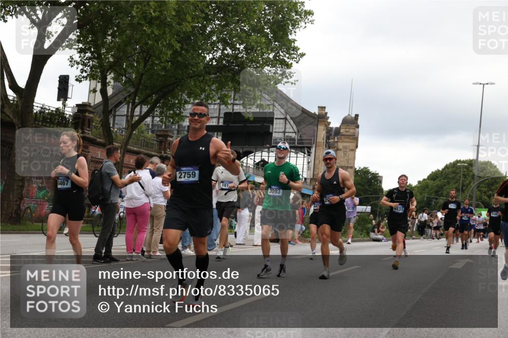 29.06.2025 - hella hamburg halbmarathon Yannick Fuchs http://msf.ph/oto/8335065 29.06.2025 10:51:53 20KM 1595, 1611, 2025, 2488, 2606, 2759, 2806, 2840, 2883, 2907, 3093, 3141, 3859, 4319, 4426, 4467, 4502, 4579, 4632, 4833, 5341, 5926, 6104, 6281, 6302, 6531, 6595, 7138, 7189, 8322, 8585, 9316, 9485, 10599, 10788, 11645, 12585, 13465, 13816, 13880, 14266, 14571, 15217, 15229, 16517, 16531, 17405, 17415, 17455, 17543, 18068, 18180, 18492, 18501, 18587, 18762, 18891 meine-sportfotos.de