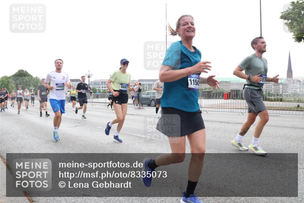 29.06.2025 - hella hamburg halbmarathon Lena Gebhardt http://msf.ph/oto/8335073 29.06.2025 10:38:03 Lombardsbrücke 7350, 10025, 6697, 1154, 57, 1196, 1394, 1457, 1475, 1578, 1596, 1742, 1799, 1901, 1966, 1985, 2113, 2199, 2498, 2786, 2853, 3010, 3230, 3242, 3246, 3338, 3635, 3636, 3716, 3880, 4414, 4921, 5139, 5300, 5522, 5713, 5875, 6199, 6200, 6243, 6362, 6697, 6751, 6930, 7118, 7165, 7244, 7321, 7350, 7552, 7629, 7696, 7868, 7914, 8985, 9247, 9288, 9895, 10159, 10506, 10836, 11087, 11543, 12123, 12254, 12472, 12824, 16680, 17798 meine-sportfotos.de