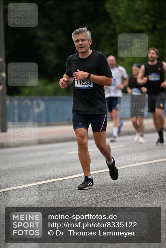 29.06.2025 - hella hamburg halbmarathon Dr. Thomas Lammeyer http://msf.ph/oto/8335122 29.06.2025 10:39:59 Kennedybrücke 1336, 2352, 2412, 2827, 3828, 4413, 4965, 5147, 6029, 6189, 6867, 7275, 8356, 8567, 8947, 9470, 9819, 10047, 10565, 10567, 10652, 11187, 11198, 11233, 11359 meine-sportfotos.de