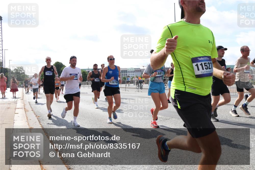 29.06.2025 - hella hamburg halbmarathon Lena Gebhardt http://msf.ph/oto/8335167 29.06.2025 10:00:32 Lombardsbrücke 4767, 13459, 35, 3400, 12879, 1681, 11527, 1019, 1180, 1239, 1264, 1526, 1544, 1568, 1583, 1611, 1681, 2027, 2086, 2099, 2159, 2236, 2346, 2426, 2447, 2474, 2582, 2584, 2606, 2652, 2730, 2982, 3042, 3059, 3141, 3177, 3181, 3319, 3400, 3794, 3861, 3898, 3983, 4419, 4579, 4594, 4632, 4767, 4796, 4813, 4940, 4945, 5272, 5418, 5643, 5728, 6082, 6084, 6104, 6138, 6220, 6260, 6443, 6470, 6581, 8478, 8632, 9553, 9555, 9577, 10074, 10599 meine-sportfotos.de