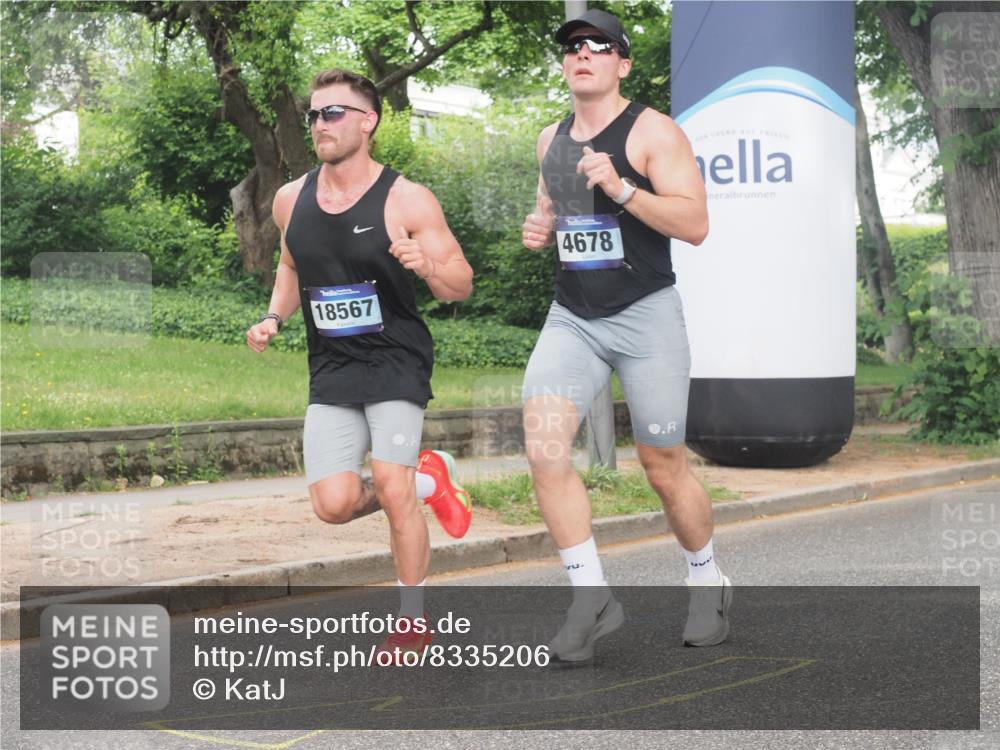 29.06.2025 - hella hamburg halbmarathon KatJ http://msf.ph/oto/8335206 29.06.2025 10:17:49 Zwischen KM18-KM19 1122, 4678, 7651 meine-sportfotos.de