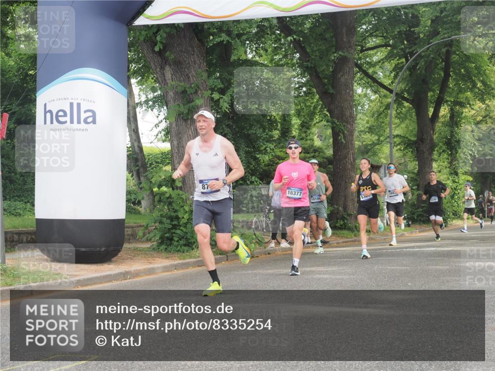 29.06.2025 - hella hamburg halbmarathon KatJ http://msf.ph/oto/8335254 29.06.2025 10:17:51 Zwischen KM18-KM19 4678, 7651, 8731 meine-sportfotos.de