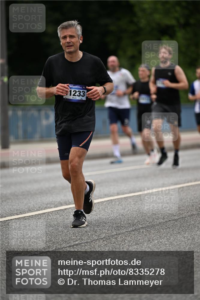 29.06.2025 - hella hamburg halbmarathon Dr. Thomas Lammeyer http://msf.ph/oto/8335278 29.06.2025 10:39:59 Kennedybrücke 1336, 2352, 2412, 2827, 3828, 4413, 4965, 5147, 6029, 6189, 6867, 7275, 8356, 8567, 8947, 9470, 9819, 10047, 10565, 10567, 10652, 11187, 11198, 11233, 11359 meine-sportfotos.de