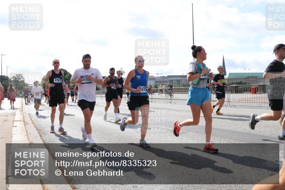 29.06.2025 - hella hamburg halbmarathon Lena Gebhardt http://msf.ph/oto/8335323 29.06.2025 10:00:32 Lombardsbrücke 4767, 141, 340789, 2879, 1081, 1019, 1180, 1239, 1264, 1526, 1544, 1568, 1583, 1611, 1681, 2027, 2086, 2099, 2159, 2236, 2346, 2426, 2447, 2474, 2582, 2584, 2606, 2652, 2730, 2982, 3042, 3059, 3141, 3177, 3181, 3319, 3400, 3794, 3861, 3898, 3983, 4419, 4579, 4594, 4632, 4767, 4796, 4813, 4940, 4945, 5272, 5418, 5643, 5728, 6082, 6084, 6104, 6138, 6220, 6260, 6443, 6470, 6581, 8478, 8632, 9553, 9555, 9577, 10074, 10599 meine-sportfotos.de