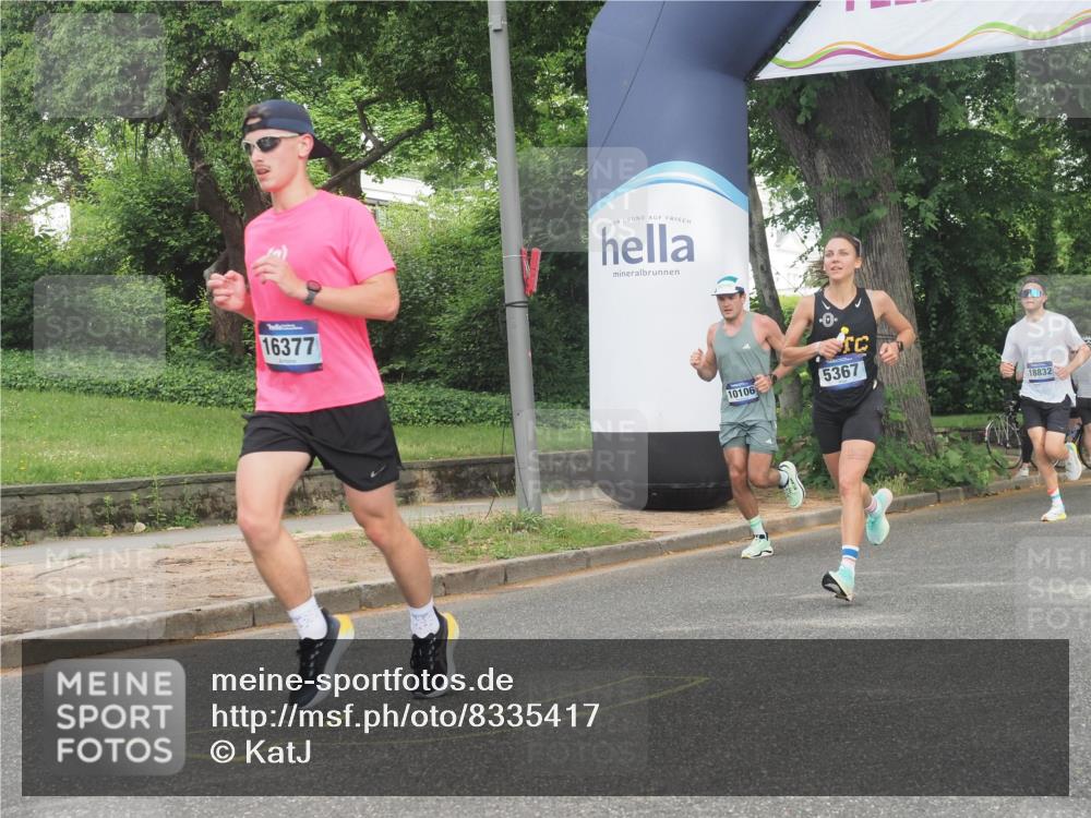 29.06.2025 - hella hamburg halbmarathon KatJ http://msf.ph/oto/8335417 29.06.2025 10:17:54 Zwischen KM18-KM19 4678, 5367, 8731 meine-sportfotos.de