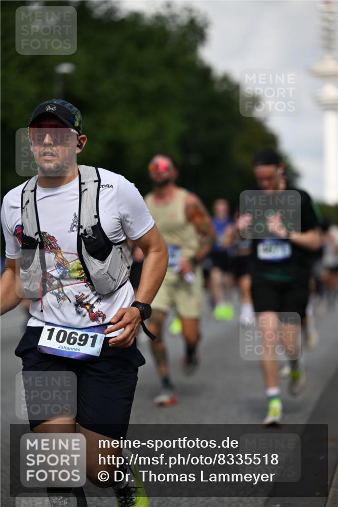 29.06.2025 - hella hamburg halbmarathon Dr. Thomas Lammeyer http://msf.ph/oto/8335518 29.06.2025 09:55:56 Kennedybrücke 1057, 1139, 1169, 1512, 1604, 3305, 3618, 4565, 4871, 4915, 5007, 5011, 5231, 5336, 5690, 6373, 6700, 6711, 7185, 7710, 8564, 8852, 9444, 9547, 10493, 10691, 10741, 11062 meine-sportfotos.de