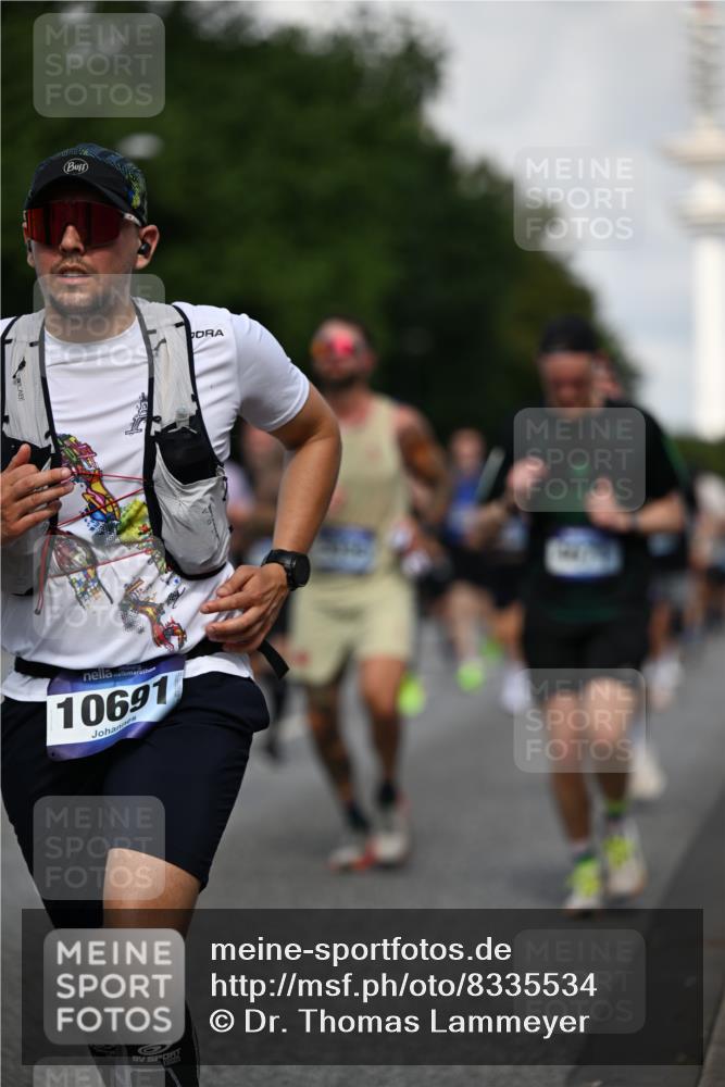 29.06.2025 - hella hamburg halbmarathon Dr. Thomas Lammeyer http://msf.ph/oto/8335534 29.06.2025 09:55:57 Kennedybrücke 1057, 1139, 1169, 1512, 1604, 3305, 3618, 4565, 4871, 4915, 5007, 5011, 5231, 5336, 6373, 6700, 6711, 7185, 7710, 7961, 8564, 8852, 9444, 9547, 10493, 10691, 10741, 11062 meine-sportfotos.de