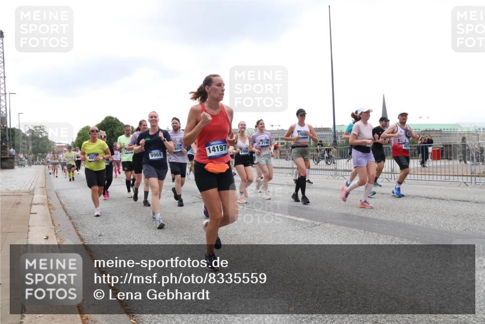 29.06.2025 - hella hamburg halbmarathon Lena Gebhardt http://msf.ph/oto/8335559 29.06.2025 10:47:38 Lombardsbrücke 480, 7403, 9969, 8858, 14197, 2994, 2148, 1920, 1045, 1246, 1392, 1434, 1463, 1523, 1618, 1639, 1704, 1926, 2148, 2407, 2491, 2537, 2545, 2704, 2790, 2882, 2994, 3049, 3339, 4037, 4184, 4325, 4423, 4806, 4856, 4895, 4974, 4975, 5621, 5622, 5886, 5895, 6255, 6256, 6879, 6995, 7403, 7427, 7430, 7431, 7630, 7631, 7970, 8077, 8105, 8131, 8270, 8310, 8550, 8915, 8953, 9018, 9687, 9696, 9697, 10658, 10991, 11351, 11458, 11730, 11738, 11802, 11909, 12431 meine-sportfotos.de
