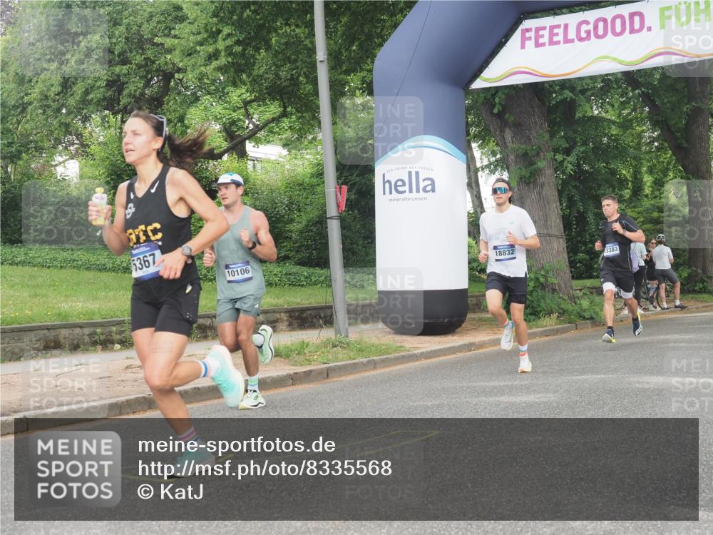 29.06.2025 - hella hamburg halbmarathon KatJ http://msf.ph/oto/8335568 29.06.2025 10:17:55 Zwischen KM18-KM19 4678, 5367, 8731 meine-sportfotos.de