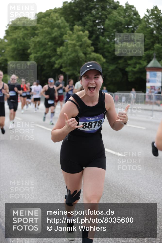 29.06.2025 - hella hamburg halbmarathon Jannik Wohlers http://msf.ph/oto/8335600 29.06.2025 10:40:50 Lombardsbrücke 1317, 1731, 2229, 2805, 3532, 3533, 4412, 4638, 5086, 5225, 5549, 5688, 5689, 5928, 6088, 6250, 6474, 7661, 7821, 7829, 8293, 8385, 8586, 8751, 8769, 8878, 8992, 9962, 10181, 10269, 10407, 10835, 11759, 11851, 13168, 13299, 13373, 13778, 13848, 14037, 14253, 14376, 14776, 15076, 15953, 16260, 16454, 16559, 16802, 16846, 16981, 17370, 17872, 18142, 18494, 18580, 18844, 18888 meine-sportfotos.de