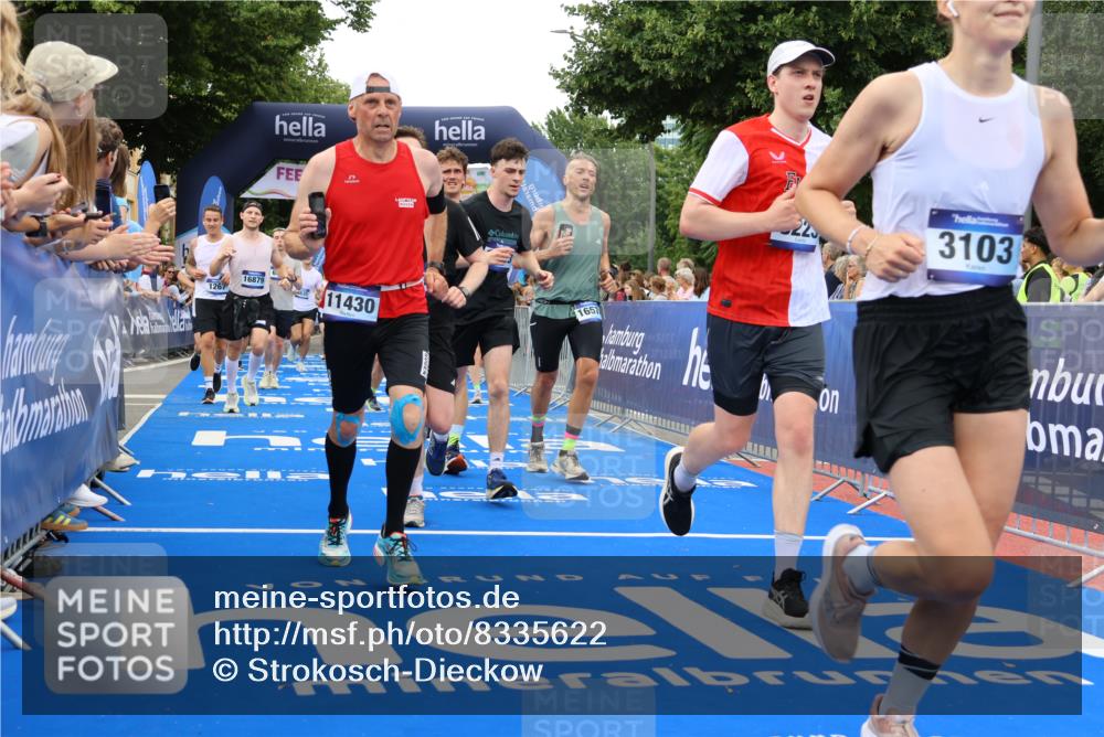 29.06.2025 - hella hamburg halbmarathon Strokosch-Dieckow http://msf.ph/oto/8335622 29.06.2025 10:54:17 Ziel 1267, 1442, 3103, 3177, 3426, 3861, 3898, 4635, 6082, 6084, 6443, 6511, 6512, 7274, 8223, 8772, 11430, 12213, 12362, 13033, 13289, 13803, 15169, 15524, 15946, 16327, 16527, 16574, 16750, 16780, 16879, 17087, 17698, 18268 meine-sportfotos.de
