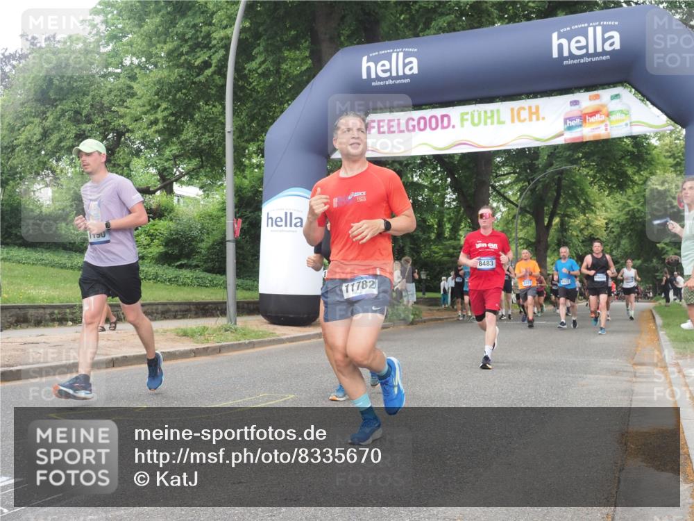 29.06.2025 - hella hamburg halbmarathon KatJ http://msf.ph/oto/8335670 29.06.2025 10:47:47 Zwischen KM18-KM19 1006, 1190, 1414, 2011, 2322, 2323, 8483 meine-sportfotos.de
